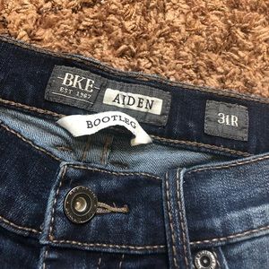 Men’s dark wash Aiden Bootleg jeans!